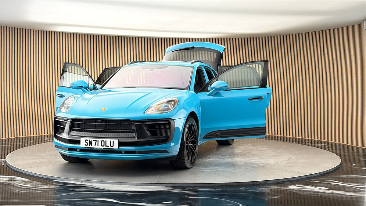 More views of Porsche Macan