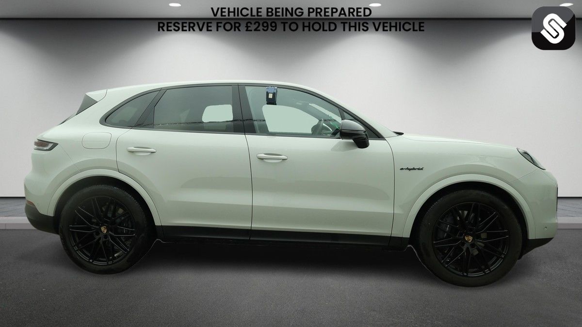 Porsche Cayenne Image 5