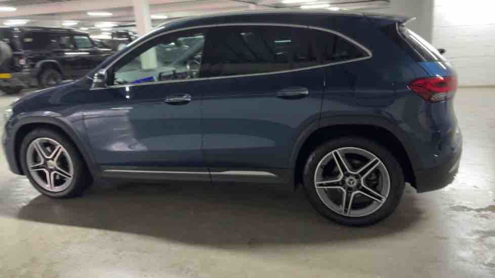 More views of Mercedes-Benz GLA
