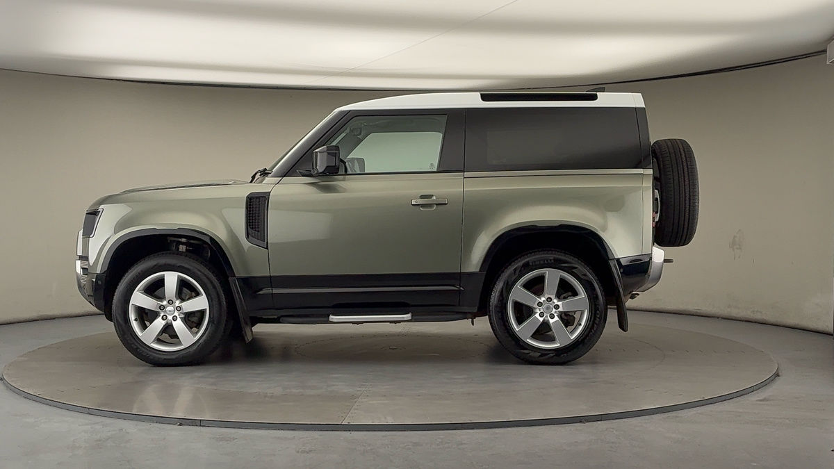 Land Rover Defender 90 Image 15