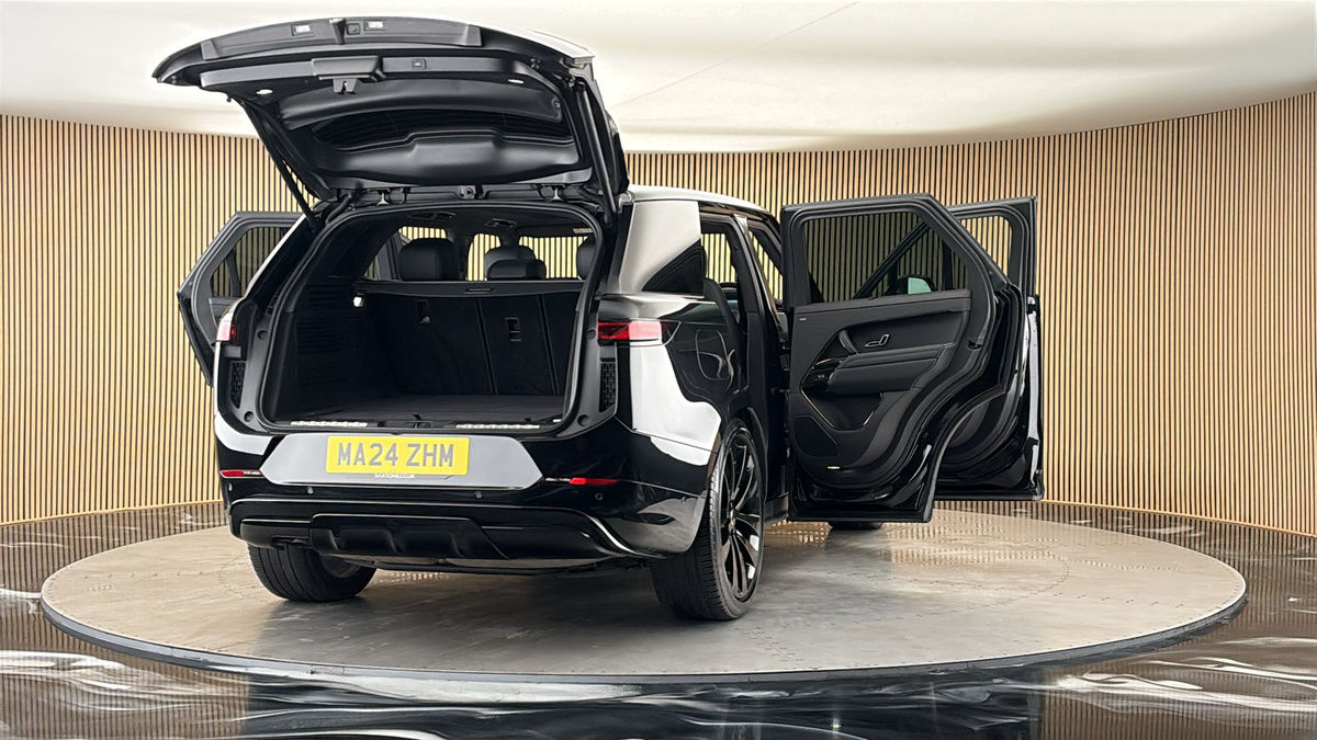 More views of Land Rover Range Rover Sport