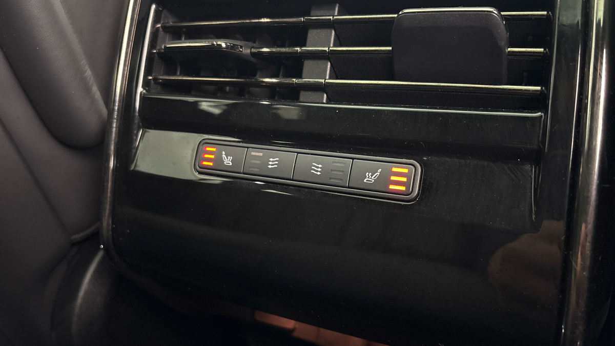 Land Rover Range Rover Sport Image 25