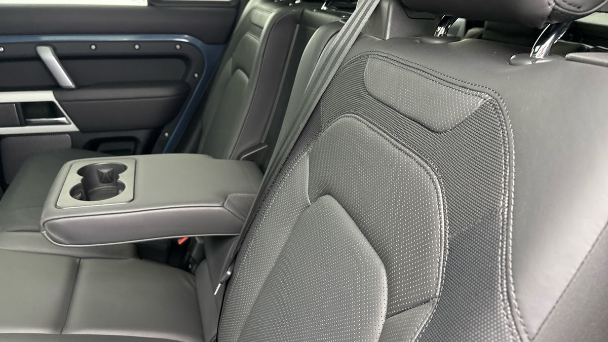 Land Rover Defender 110 Urban Image 9