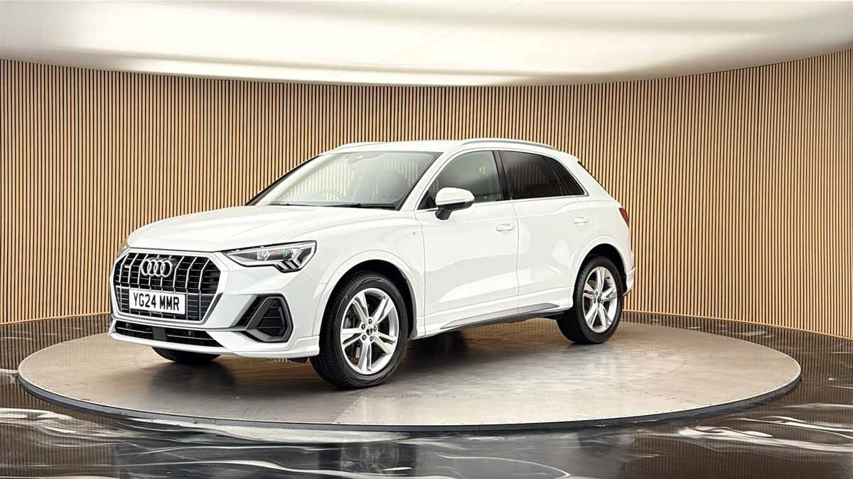 Audi Q3 Image 20
