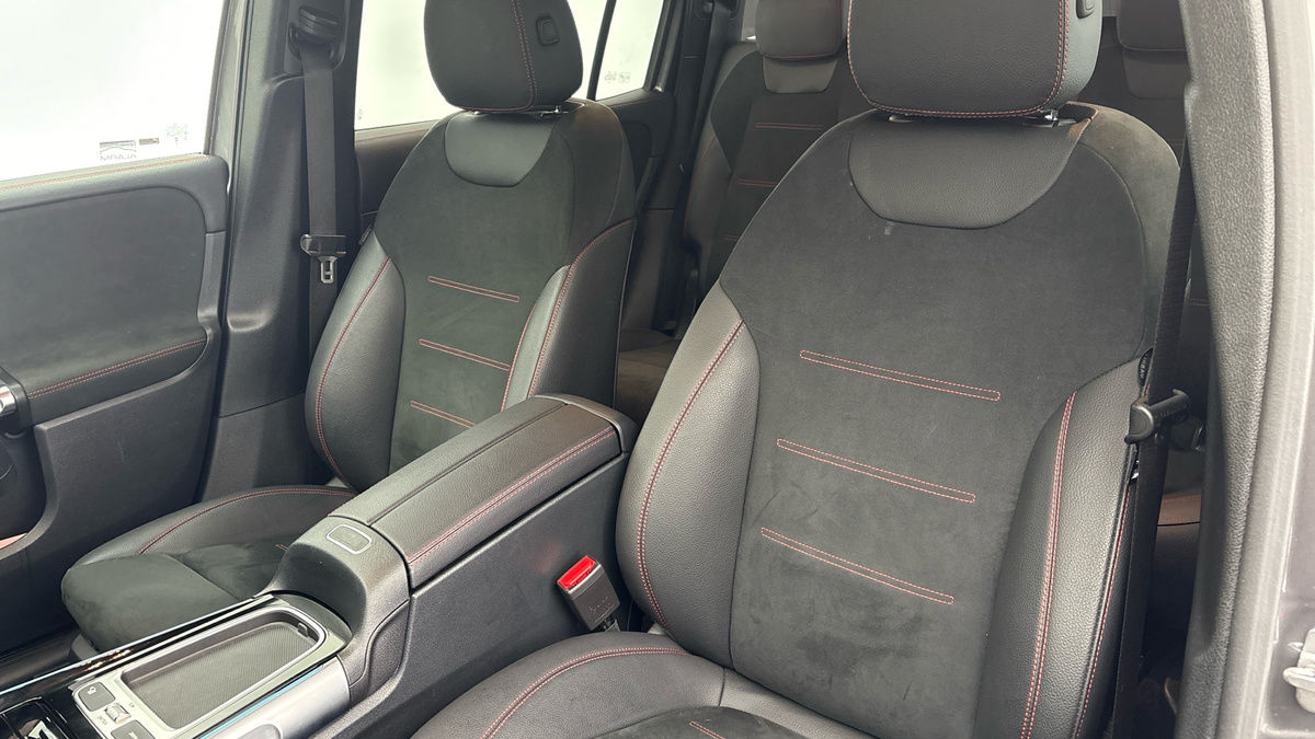 Mercedes-Benz GLB Image 7