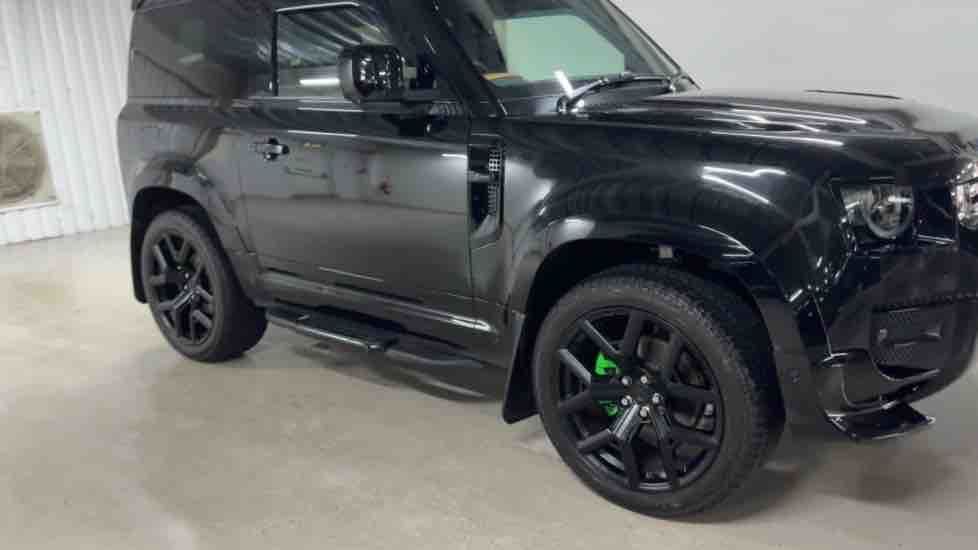 More views of Land Rover Defender 90