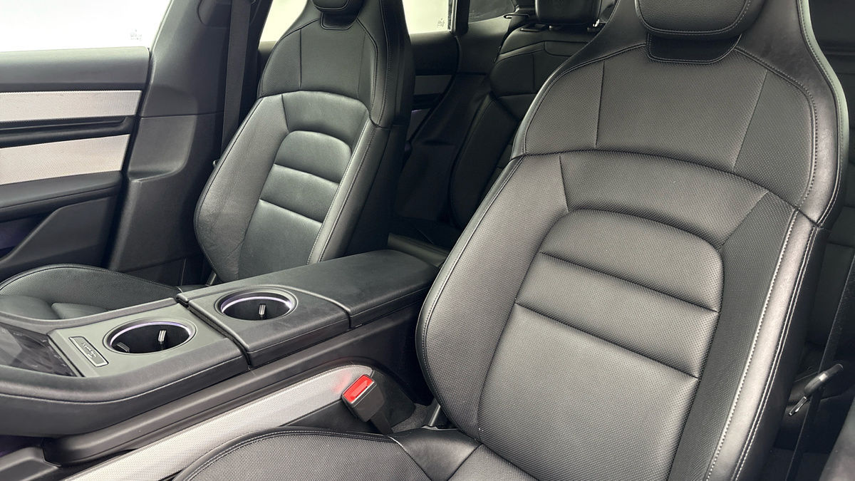 Porsche Taycan Image 8