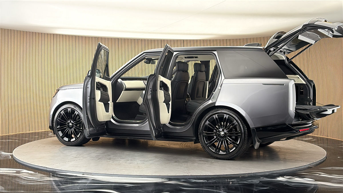 More views of Land Rover Range Rover