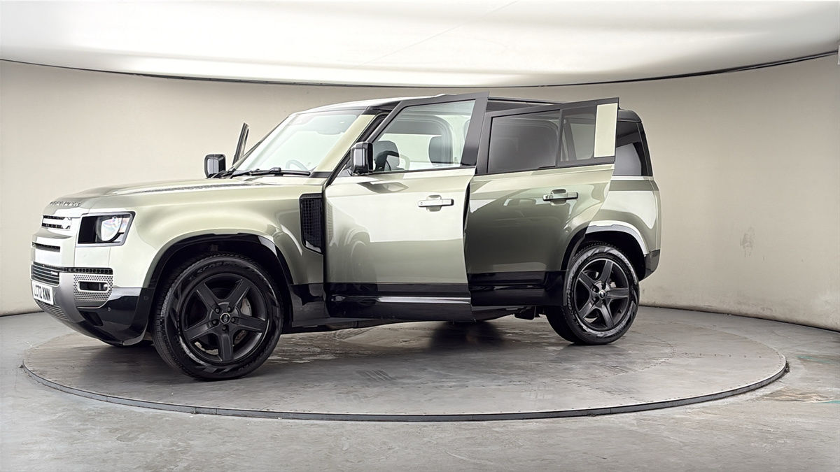 More views of Land Rover Defender 110