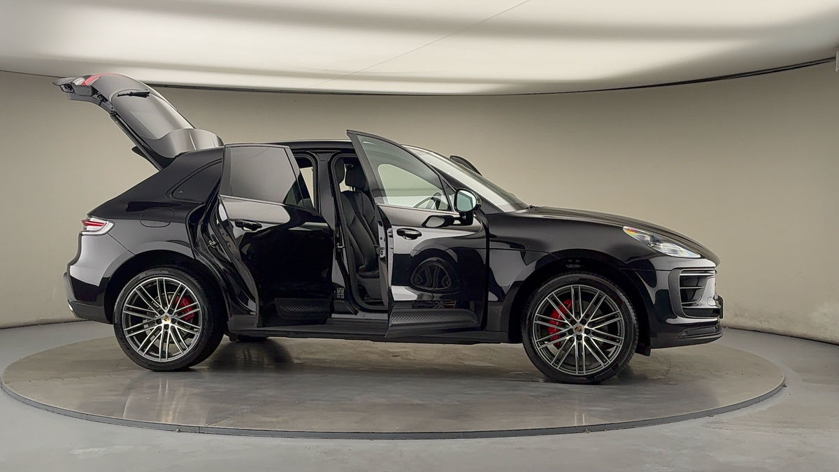 More views of Porsche Macan