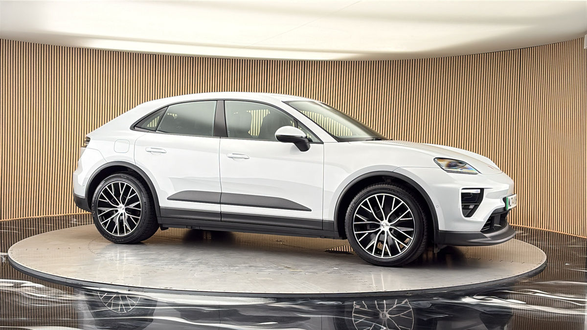 More views of Porsche Macan