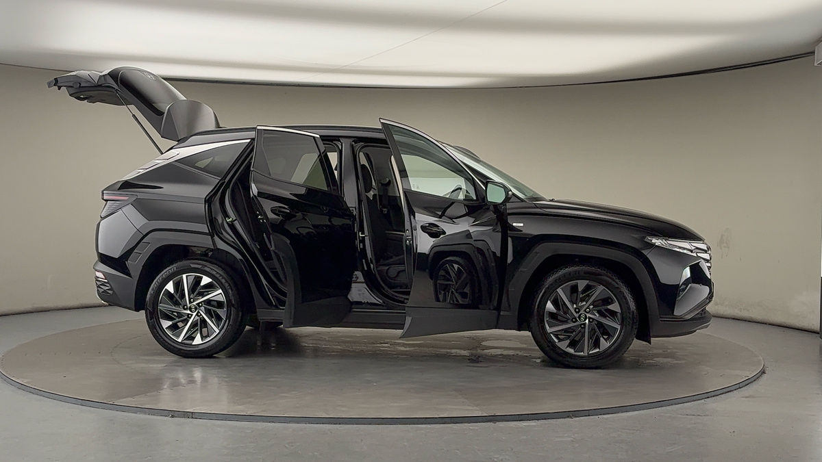 More views of Hyundai TUCSONix35