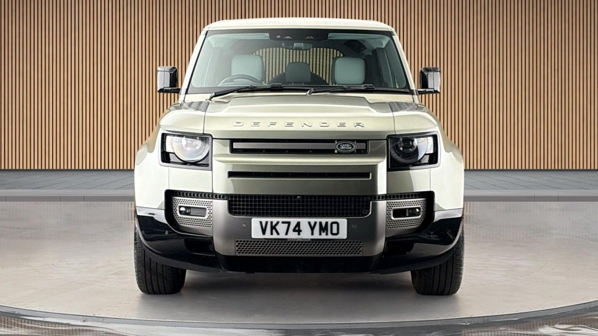 Land Rover Defender 110 Image 3