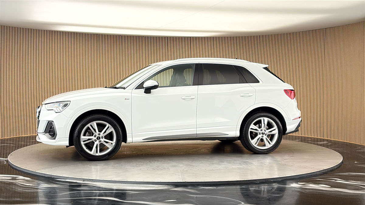 More views of Audi Q3