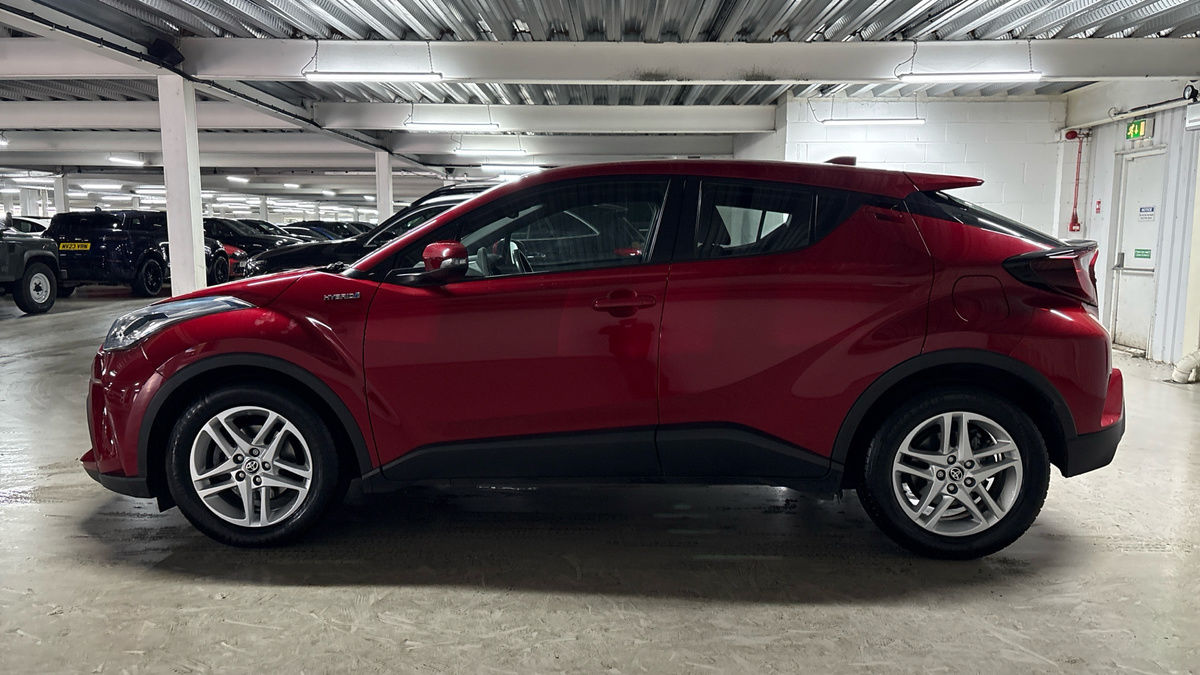 Toyota C-HR Image 15