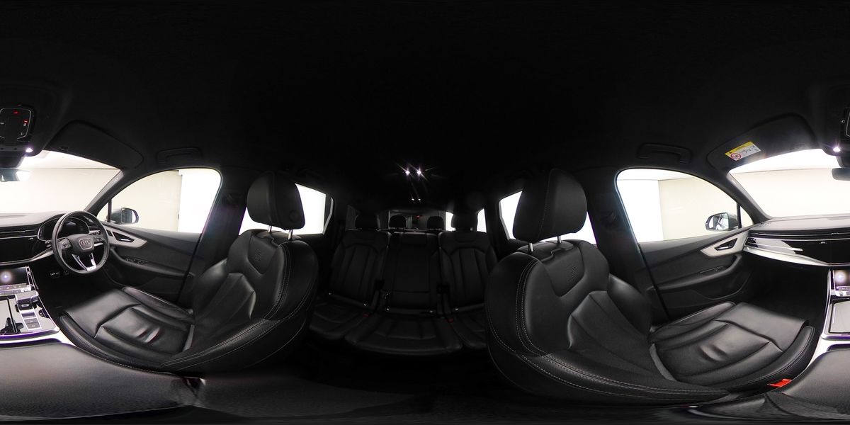 More views of Audi Q7