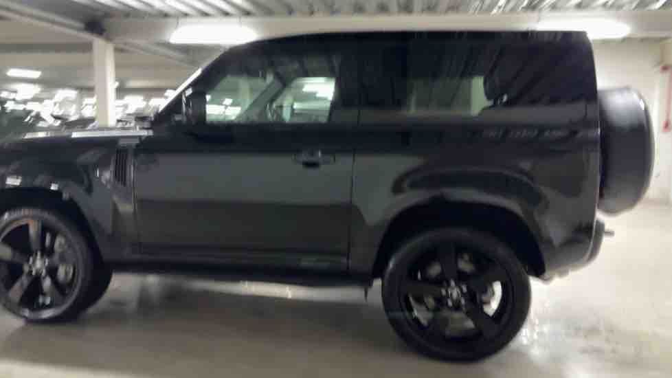 More views of Land Rover Defender 90