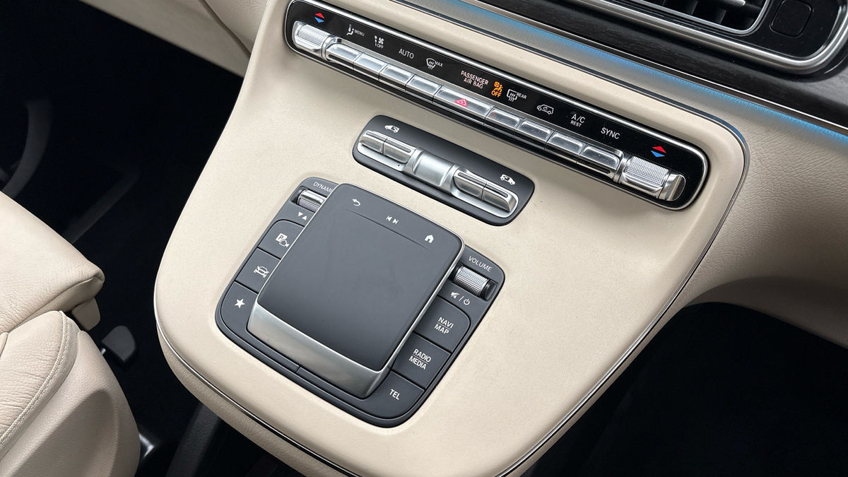 Mercedes-Benz V Class Image 6