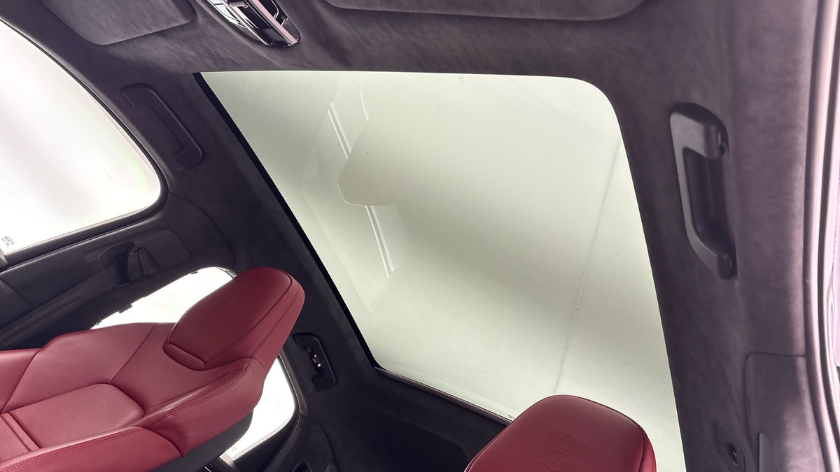 Porsche Cayenne Image 6