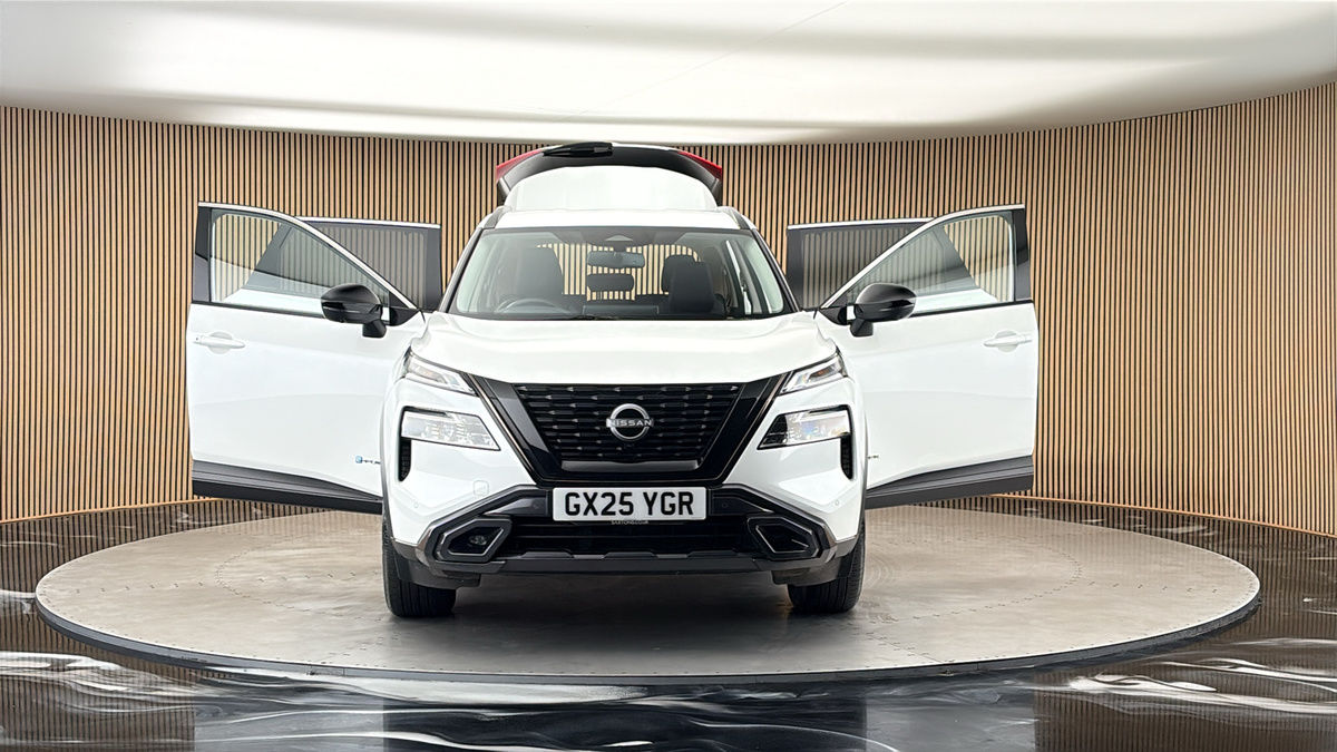 More views of Nissan X-Trail