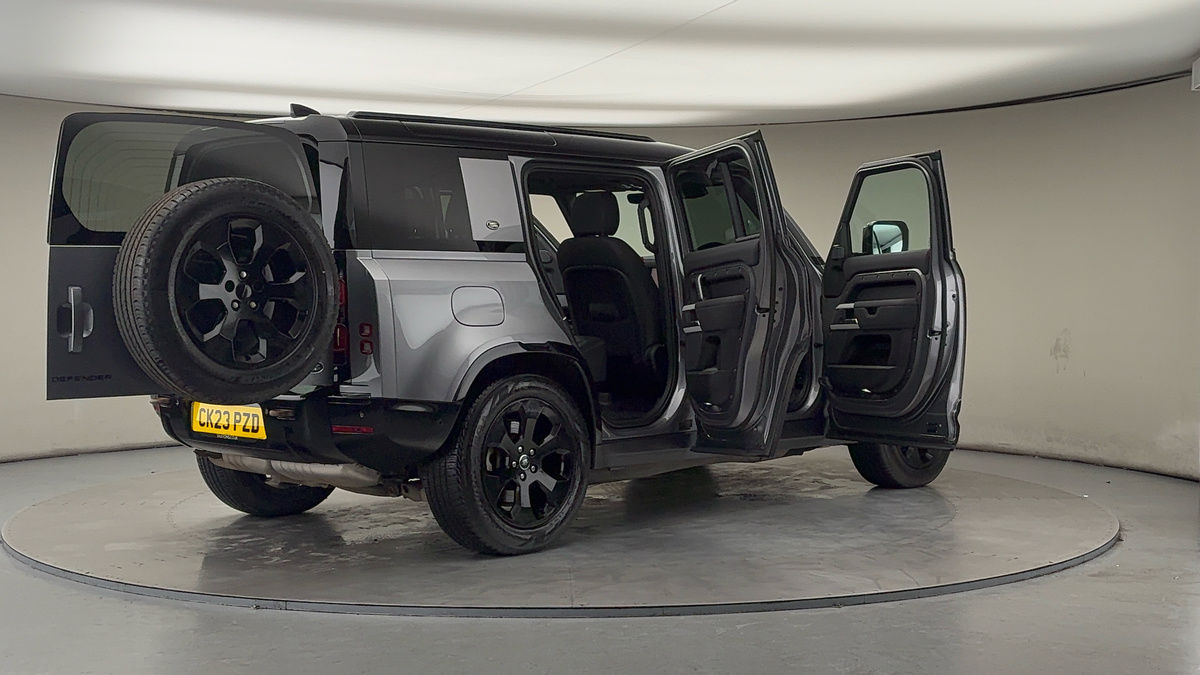 More views of Land Rover Defender 110
