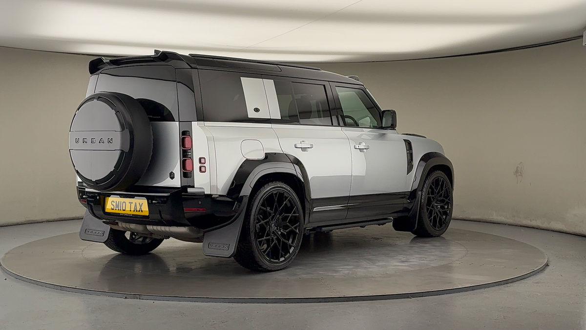 More views of Land Rover Defender 110