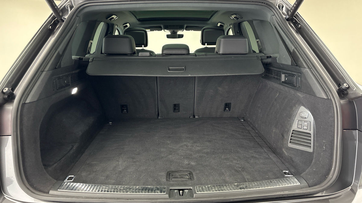 Volkswagen Touareg Image 11