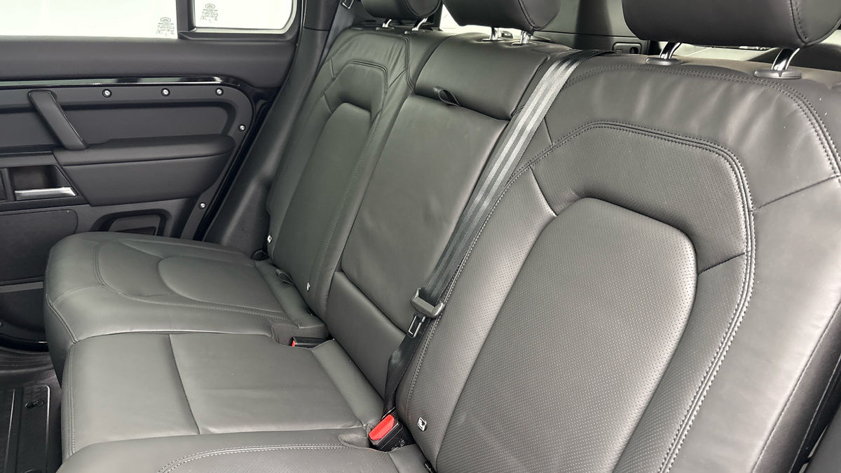 Land Rover Defender 110 Urban Image 8