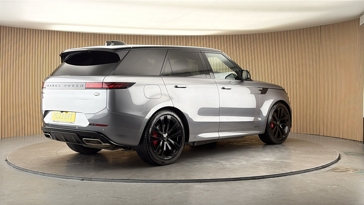 Land Rover Range Rover Sport Image 21