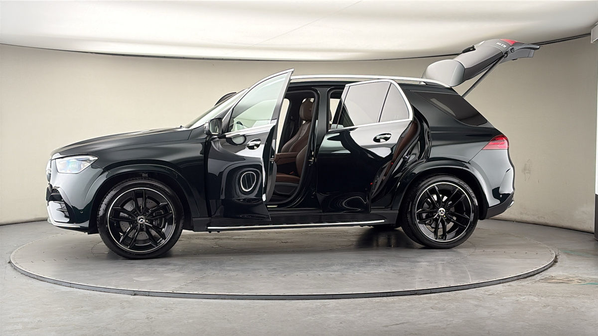 More views of Mercedes-Benz GLE