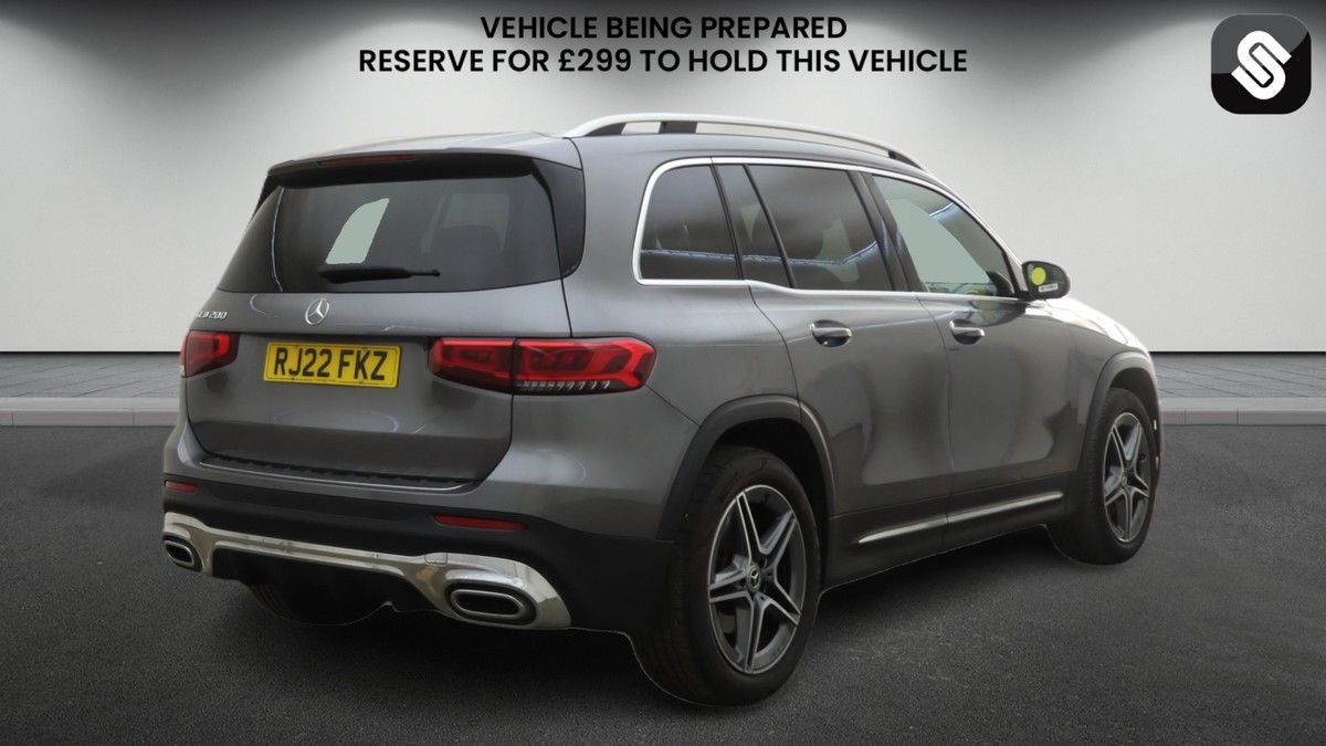 Mercedes-Benz GLB Image 4