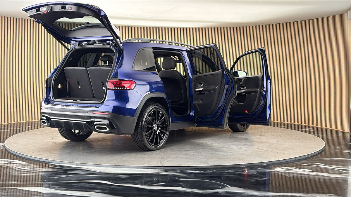 More views of Mercedes-Benz GLB