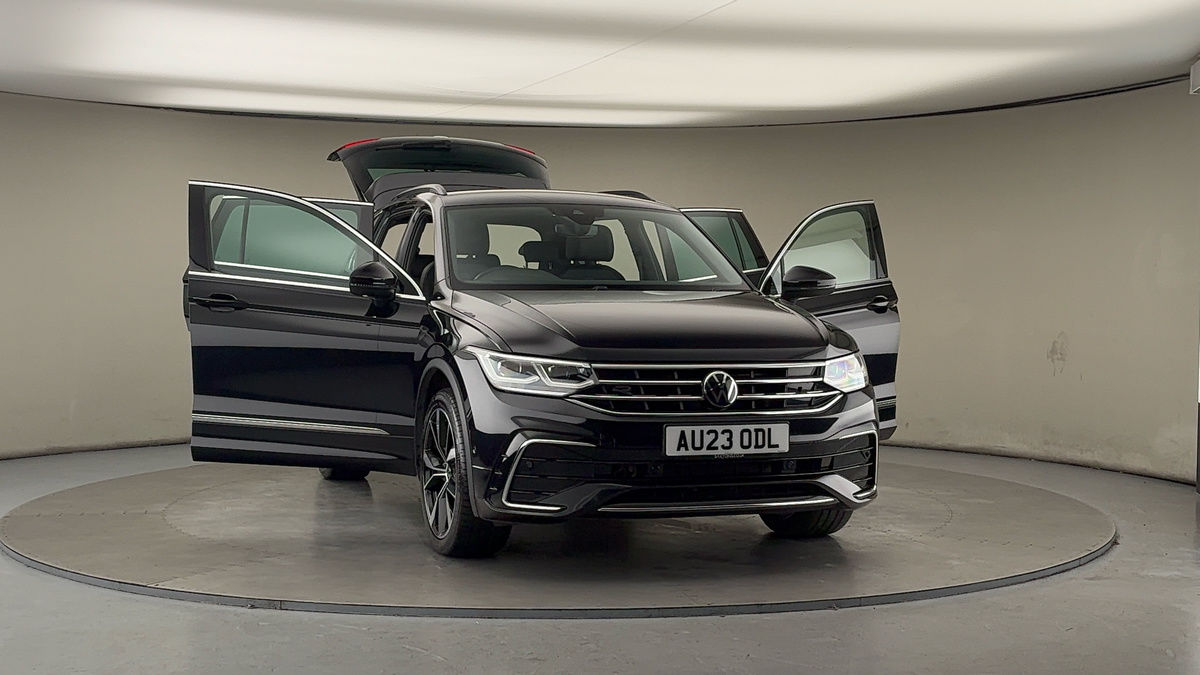 More views of Volkswagen Tiguan