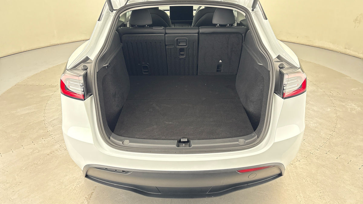 Tesla Model Y Image 11