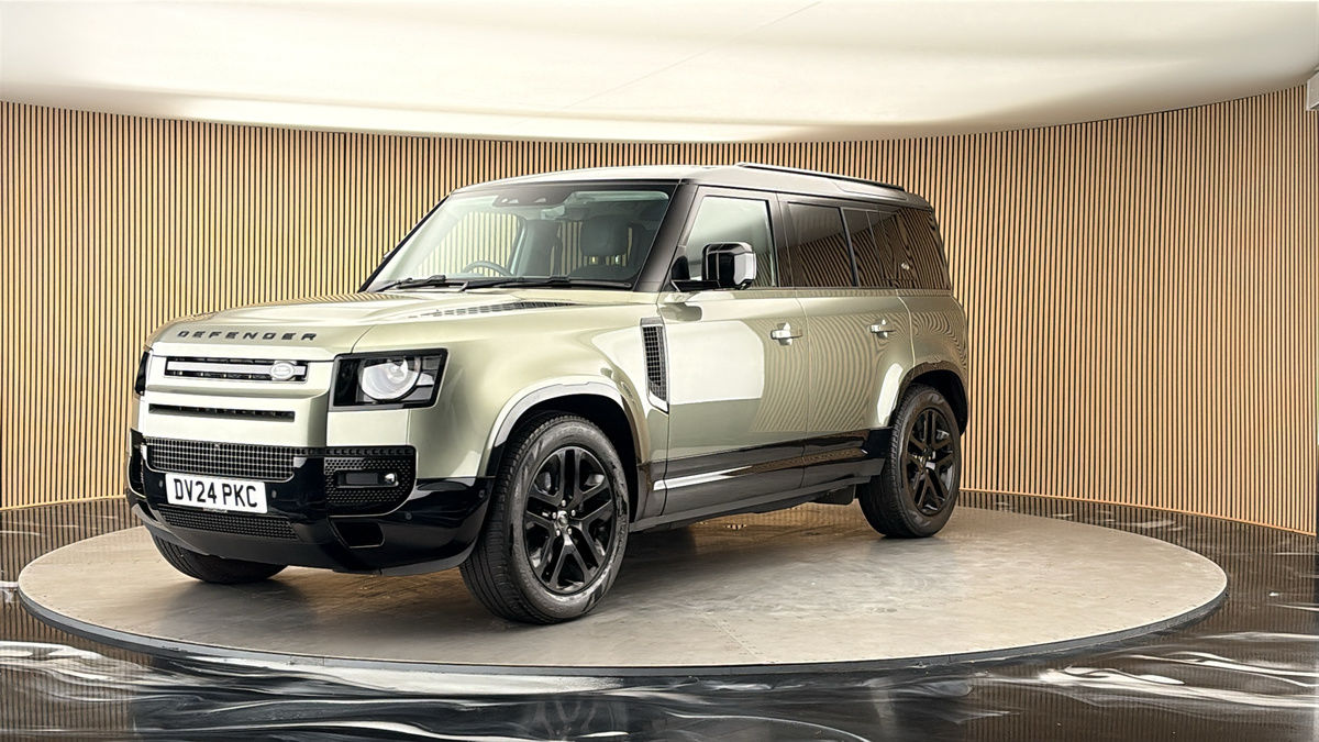 More views of Land Rover Defender 110