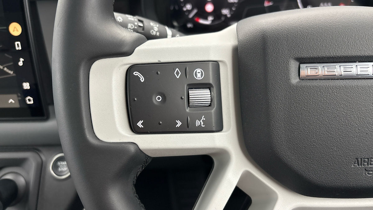 Land Rover Defender 110 Urban Image 13