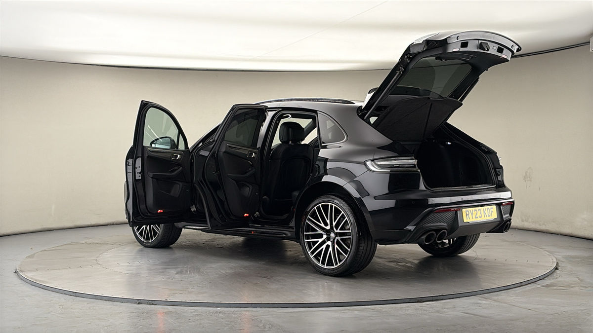 More views of Porsche Macan