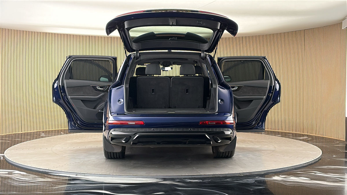 More views of Audi Q7