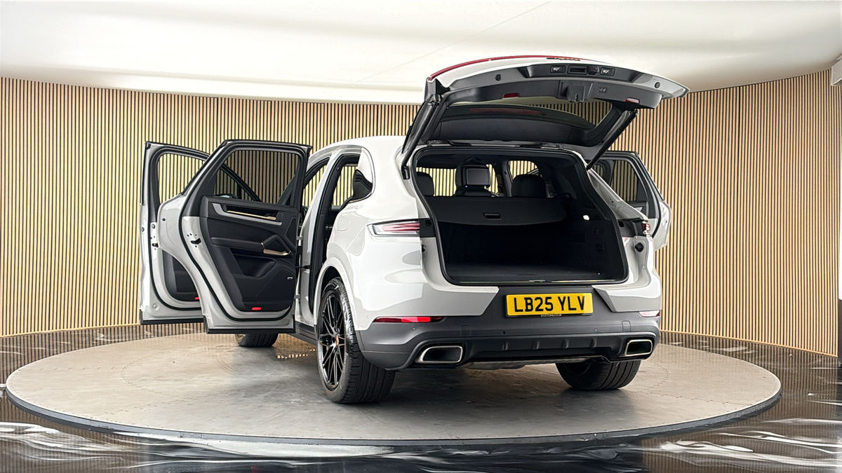 More views of Porsche Cayenne