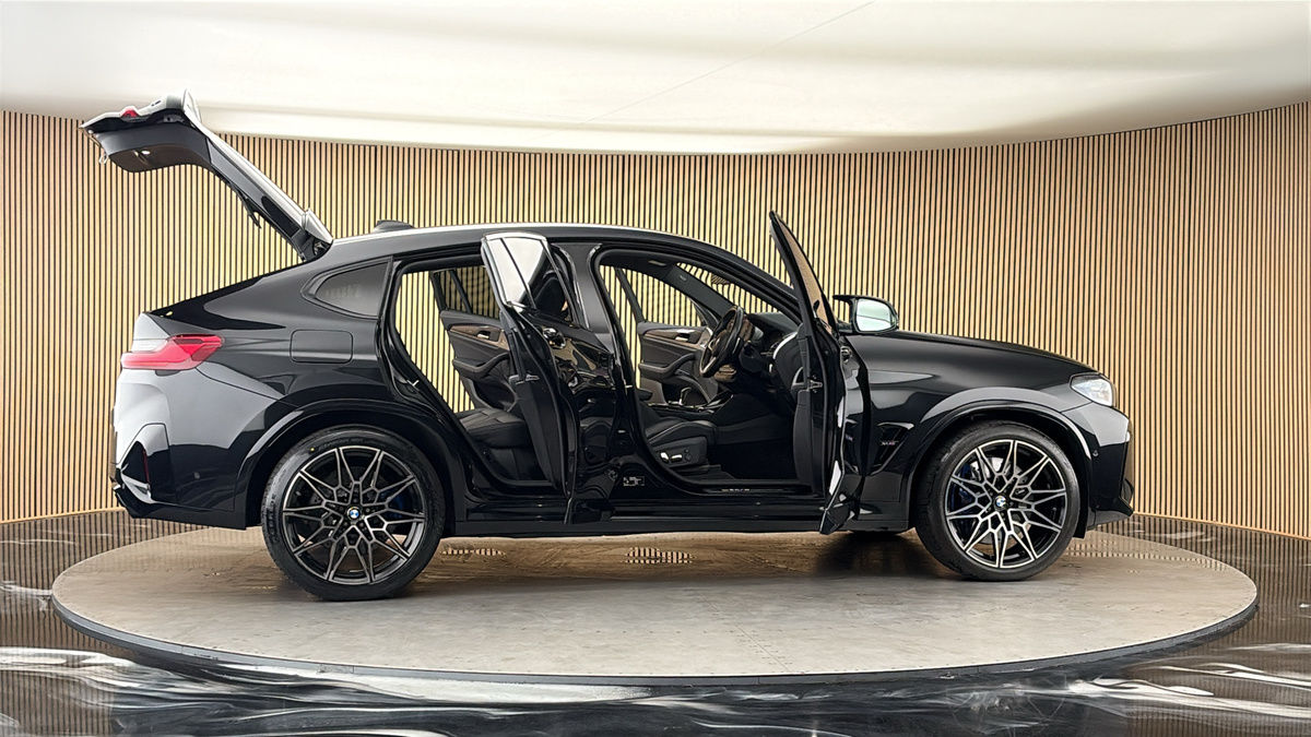 More views of BMW X4 M