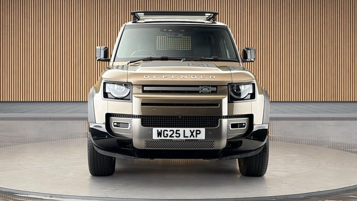 Land Rover Defender 90 Image 3