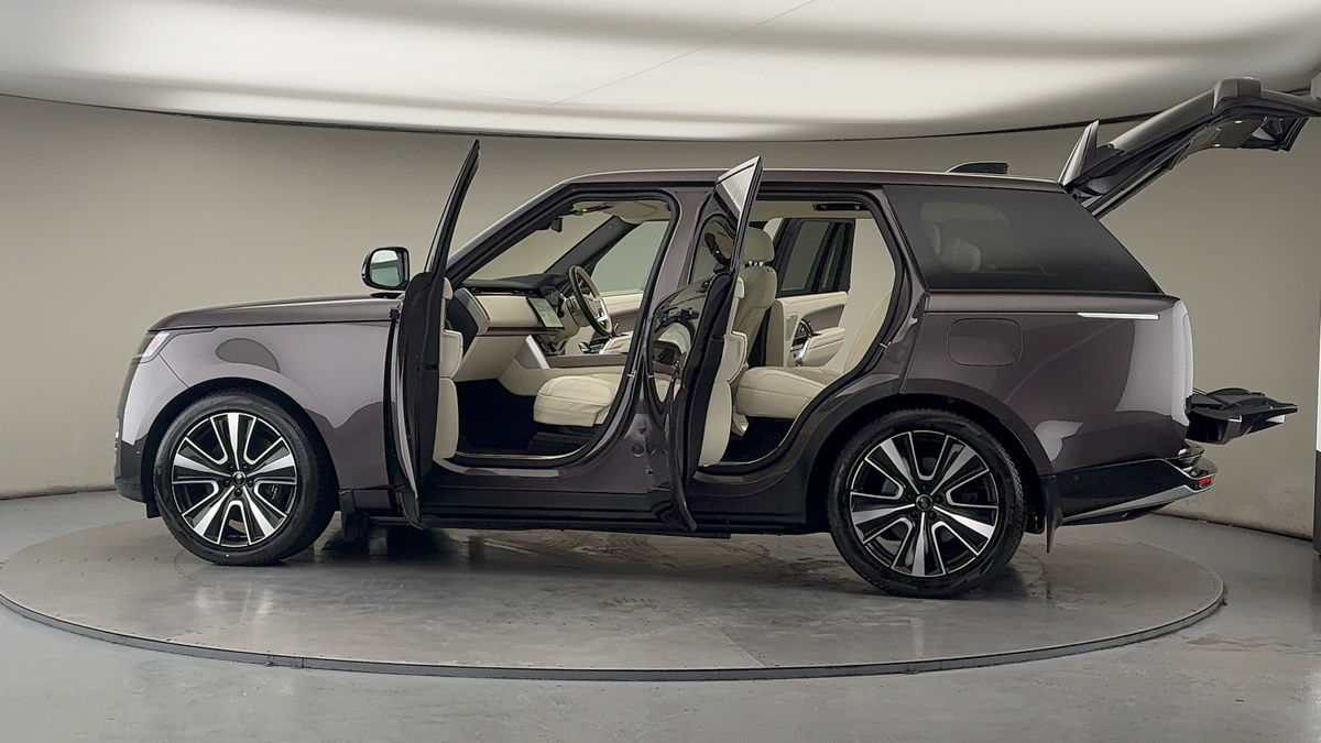 More views of Land Rover Range Rover