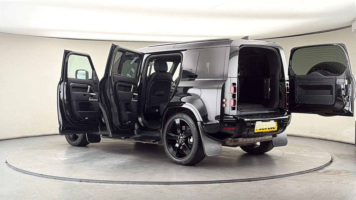 More views of Land Rover Defender 110