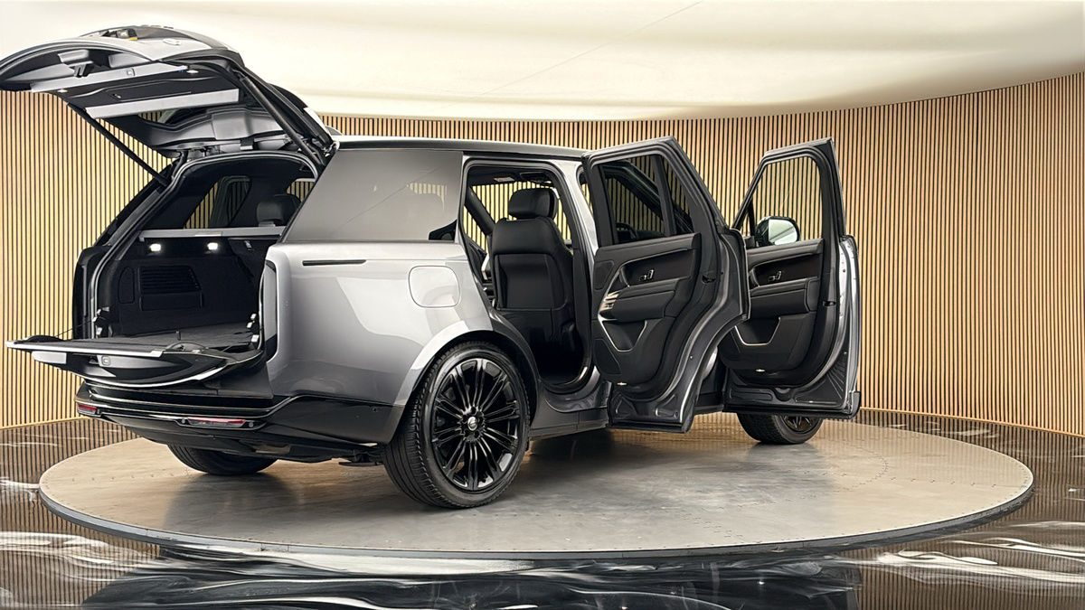 More views of Land Rover Range Rover