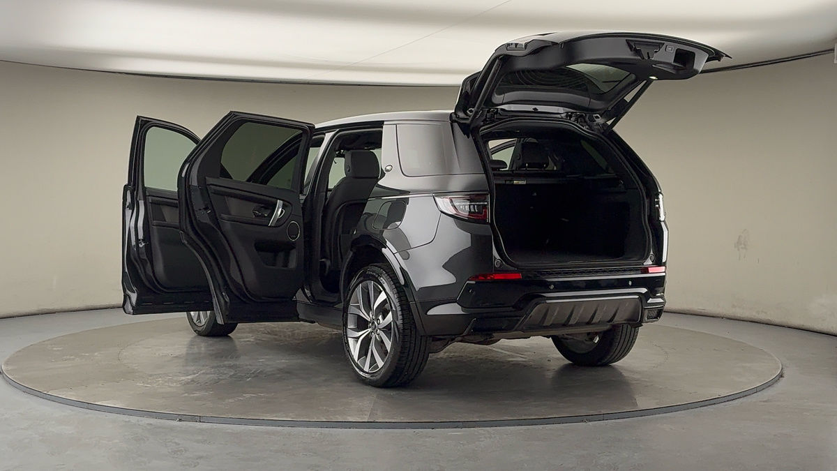 Land Rover Discovery Sport Image 23
