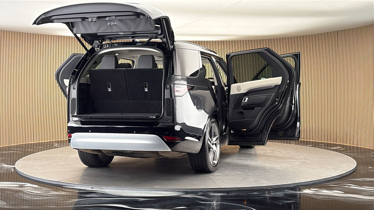 More views of Land Rover Discovery