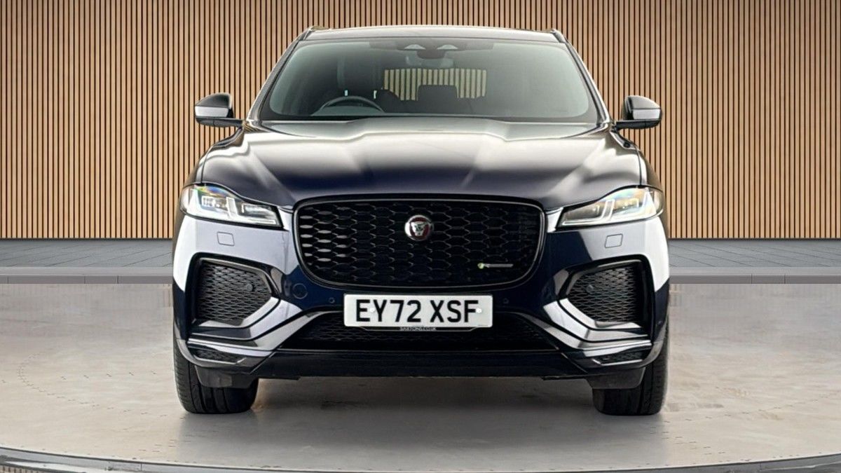 Jaguar F-PACE Image 3