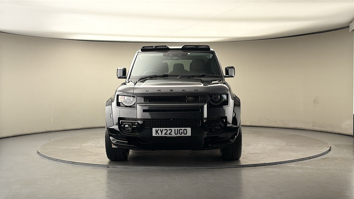 Land Rover Defender 130 Urban Image 3