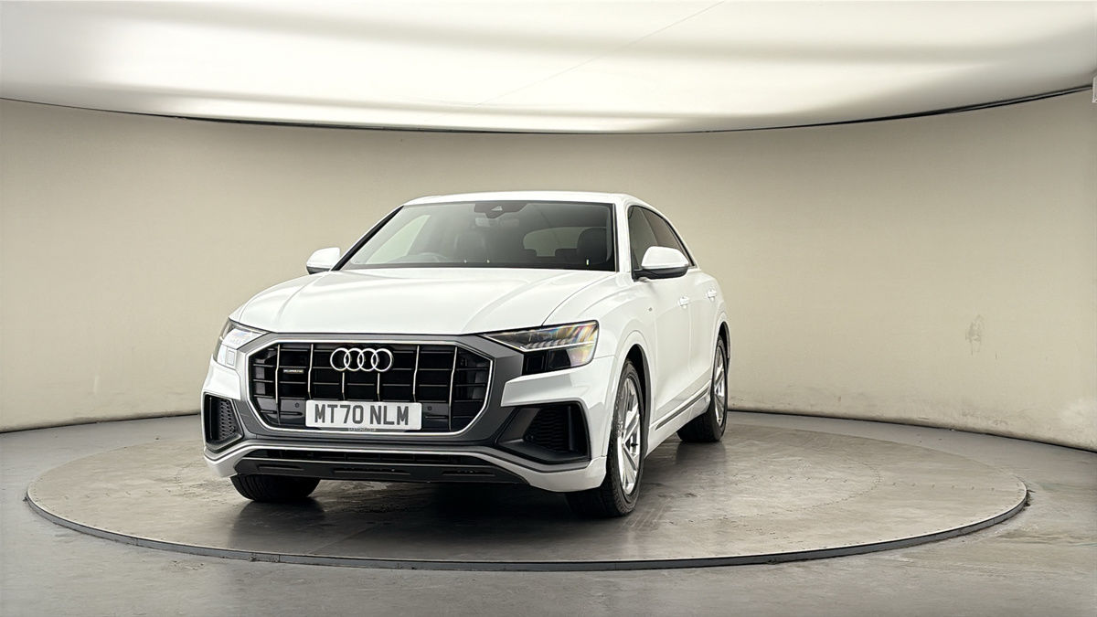 More views of Audi Q8