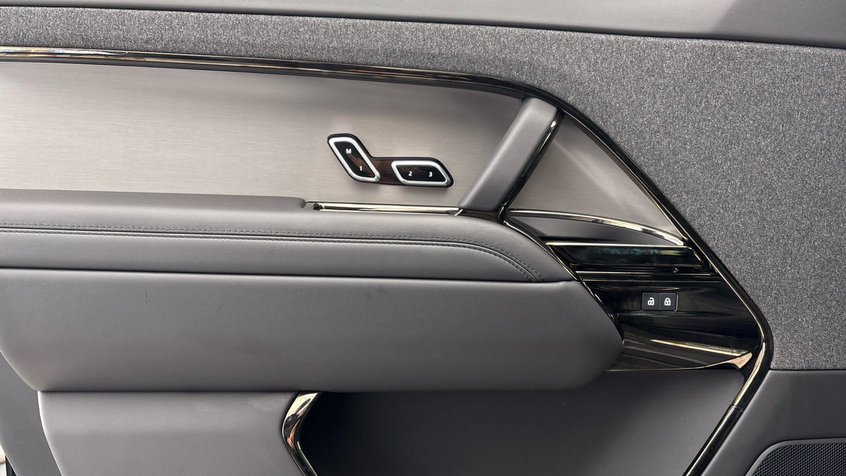 Land Rover Range Rover Sport Image 19
